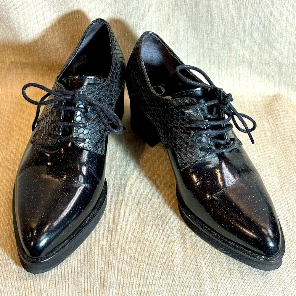 GADEA Sz 36 Croc and  Patent Leather Lace Up Pointy Academia Vibe Oxfords Shoes